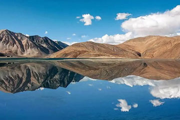 Amritsar to Leh Cab on Rent Service
